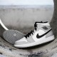 554724-092 Jordan 1 Mid Light Smoke Grey Dámské A Pánské Boty